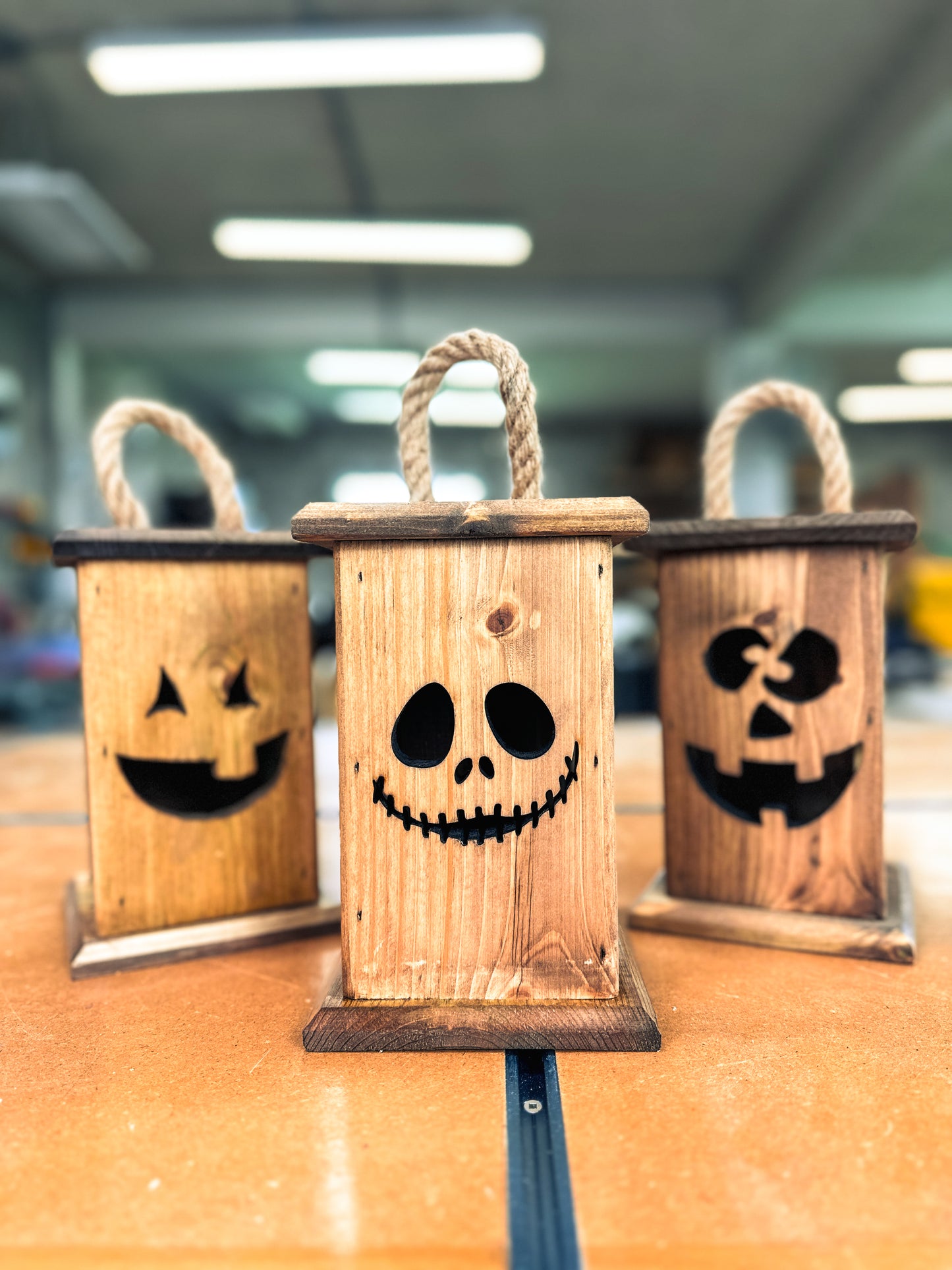 Halloween Lantern - DIY Woodworking